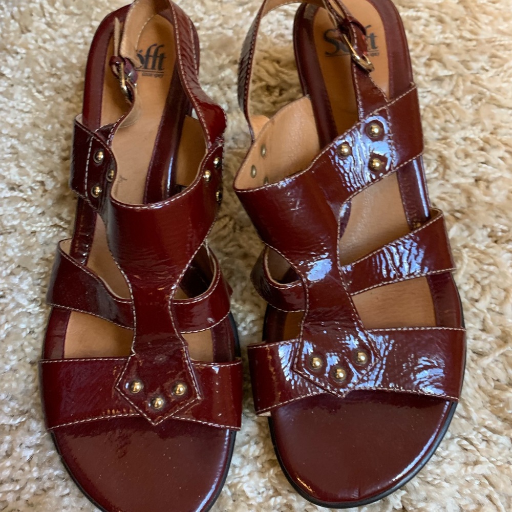 3/$20 Sofft size 10 deep red wedge sandal. EUC